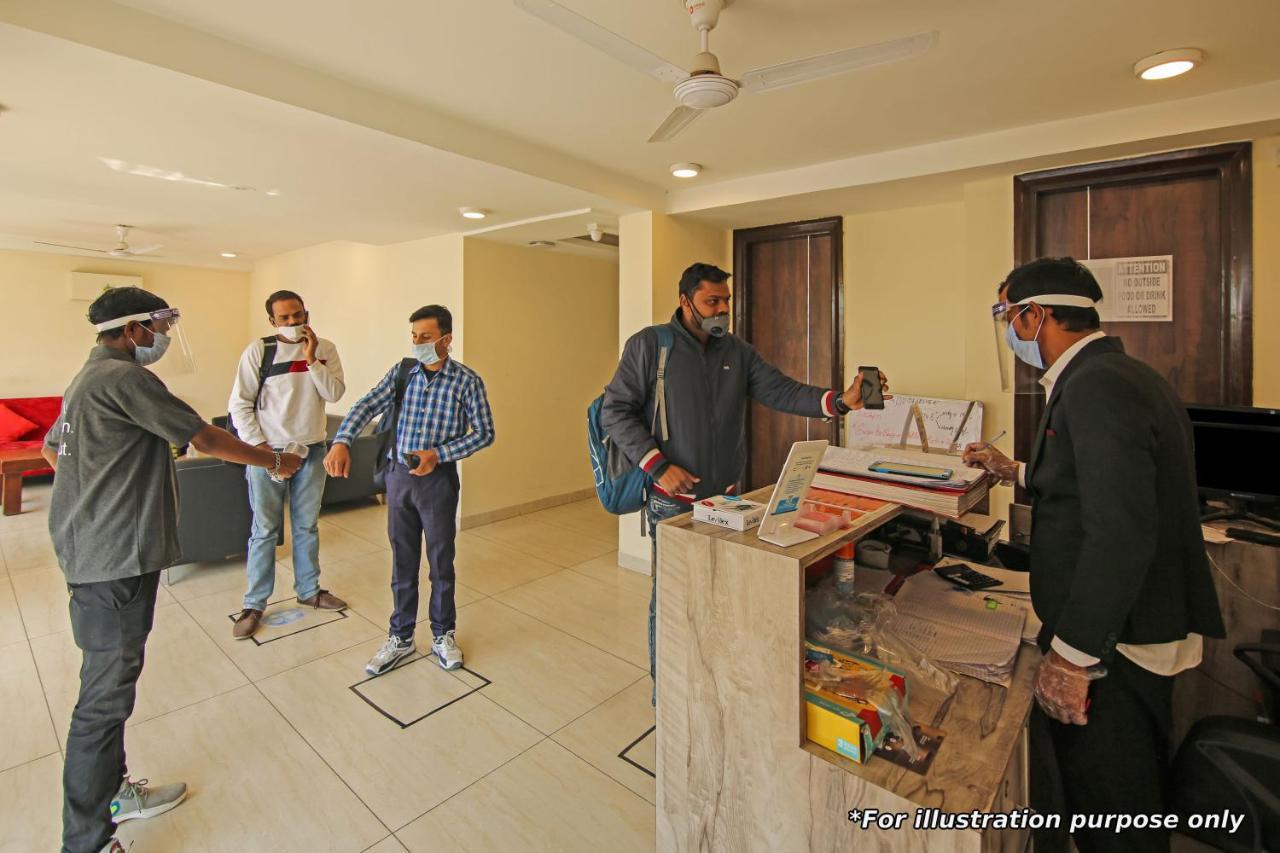 Oyo 82476 Royal Garden Ghaziabad Buitenkant foto